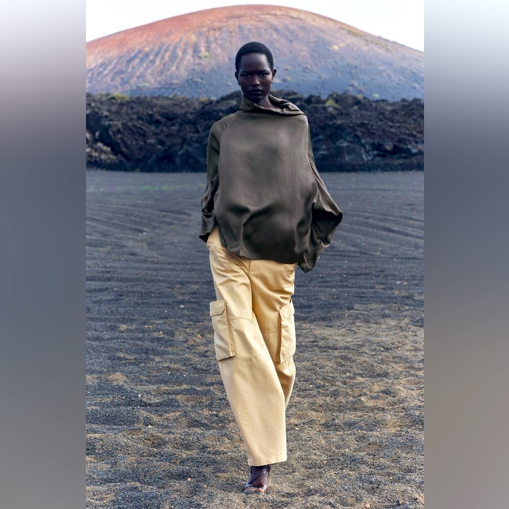 ZW COLLECTION SIZE MEDIUM NWT.ABSOLUTELY GORGEOUS ❣️
Gray